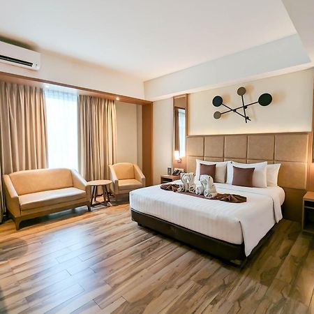 Horison Ciledug Джакарта Экстерьер фото